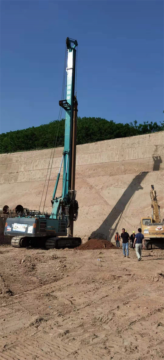 甘肅平涼靈華高速公路，中交一局橋梁鉆孔灌注樁施工